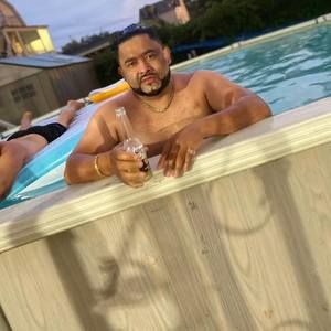 Meet your Posher, Ramiro